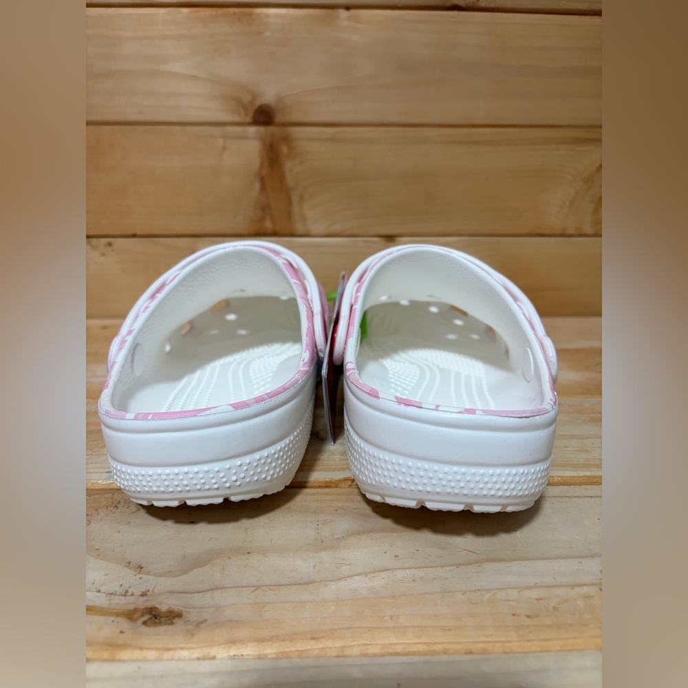 New Crocs Pokémon Jigglypuff Classic Clog Star Light up LE /  Kids 5 / Women 7 - Picture 3 of 7